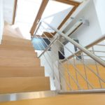 Escalier 1/4 tournant inox brossé et hêtre