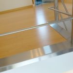 Escalier 1/4 tournant inox brossé et hêtre