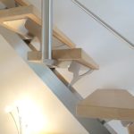 Escalier 1/4 tournant inox brossé et hêtre