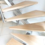Escalier 1/4 tournant inox brossé et hêtre