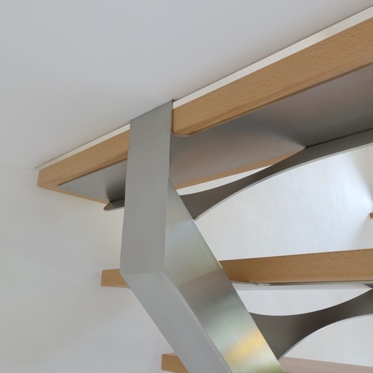 Escalier quart tournant inox brossé et hêtre