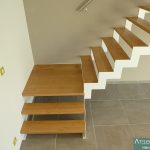 escalier-blanc-double-crémaillère-marches-chêne-04-min