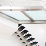 passerelle-inox-et-verre-opalin-02-min