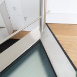 passerelle-inox-et-verre-opalin-10-min